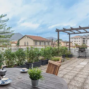 Apartment Center Apartments! Como